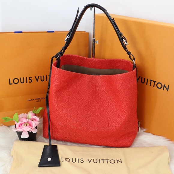 Louis Vuitton Handbags - 🦄✨STUNNING✨🦄 Lambskin